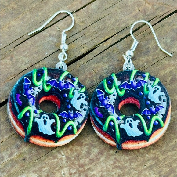 Jewelry - NEW Ghost Donut Earrings - Ghost-nuts if you will 😂